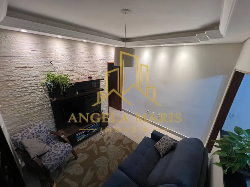 Casa com 3 quartos à venda, 109m2 em Sao Jose Dos Campos - SP - imagem 1 Foto 1 de Casa com 3 quartos à venda, 109m2 em Sao Jose Dos Campos - SP