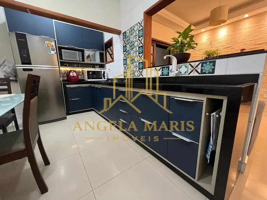 Casa com 3 quartos à venda, 109m2 em Sao Jose Dos Campos - SP - imagem 5 Foto 5 de Casa com 3 quartos à venda, 109m2 em Sao Jose Dos Campos - SP