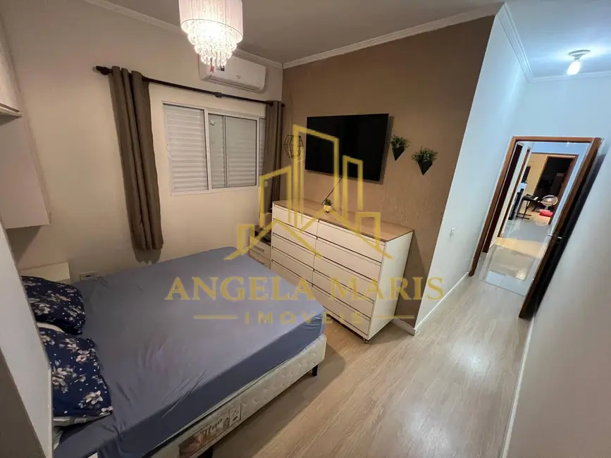 Casa com 3 quartos à venda, 109m2 em Sao Jose Dos Campos - SP - imagem 8 Foto 8 de Casa com 3 quartos à venda, 109m2 em Sao Jose Dos Campos - SP