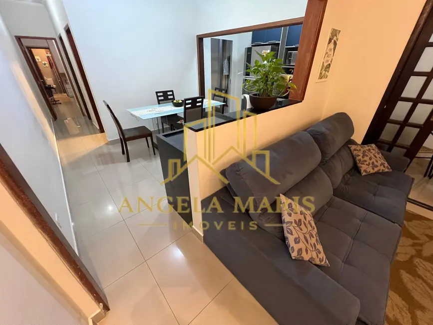 Casa com 3 quartos à venda, 109m2 em Sao Jose Dos Campos - SP - imagem 3 Foto 3 de Casa com 3 quartos à venda, 109m2 em Sao Jose Dos Campos - SP