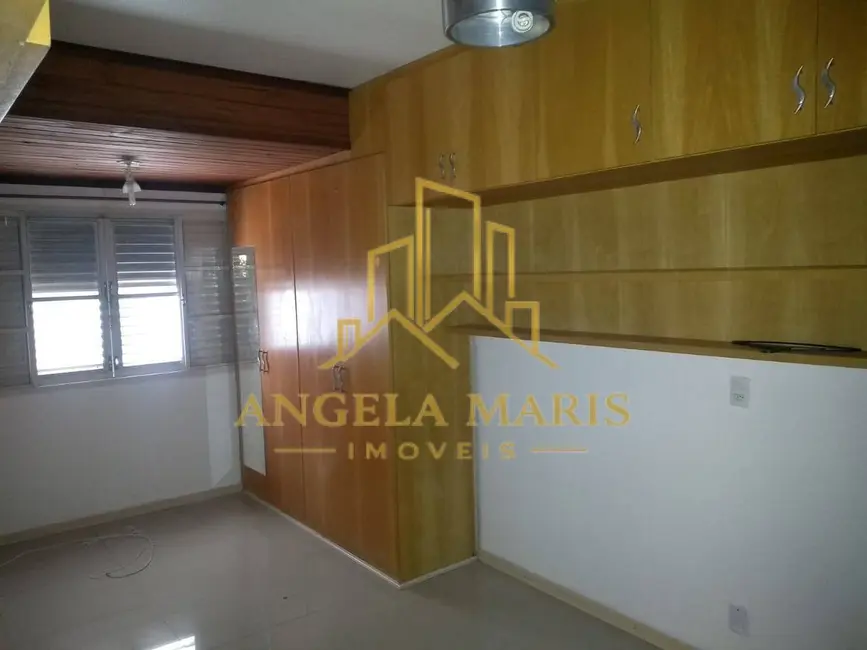 Casa com 3 quartos à venda, 110m2 em Sao Jose Dos Campos - SP - imagem 4 Foto 4 de Casa com 3 quartos à venda, 110m2 em Sao Jose Dos Campos - SP