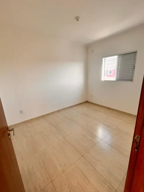 Foto 1 de Apartamento com 2 quartos à venda, 55m2 em Parque São Domingos, Pindamonhangaba - SP