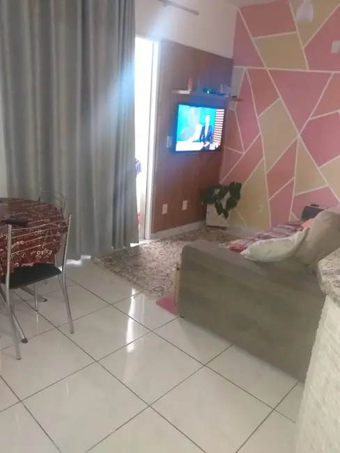Foto 2 de Apartamento com 3 quartos à venda, 72m2 em Pindamonhangaba - SP