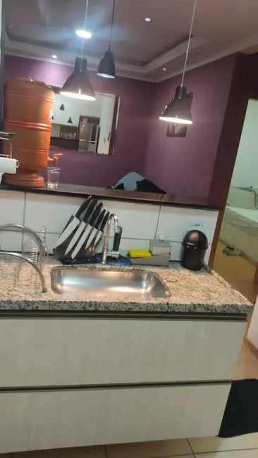 Foto 2 de Apartamento com 2 quartos à venda, 50m2 em Jardim Gurilândia, Taubate - SP