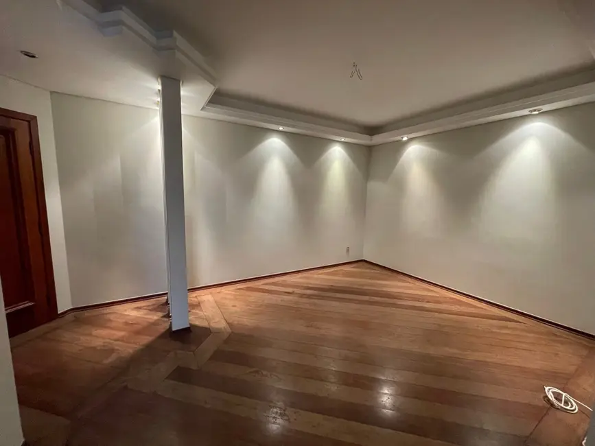 Foto 3 de Apartamento com 3 quartos à venda, 187m2 em Centro, Taubate - SP