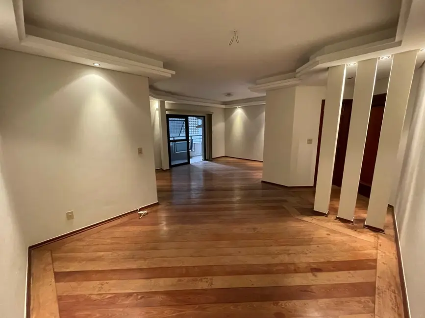 Foto 1 de Apartamento com 3 quartos à venda, 187m2 em Centro, Taubate - SP