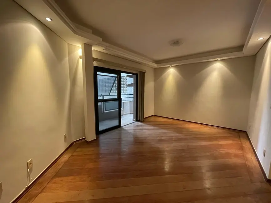 Foto 4 de Apartamento com 3 quartos à venda, 187m2 em Centro, Taubate - SP