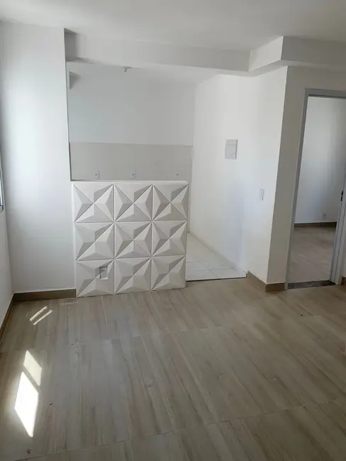 Foto 3 de Apartamento com 2 quartos à venda e para alugar, 44m2 em Pindamonhangaba - SP