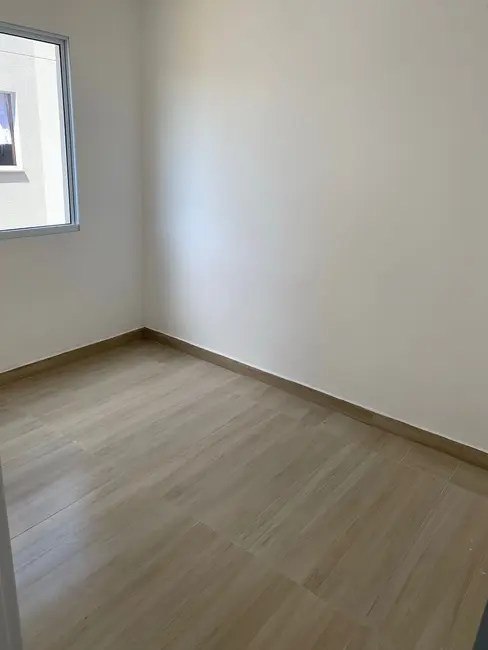 Foto 2 de Apartamento com 2 quartos à venda e para alugar, 44m2 em Pindamonhangaba - SP