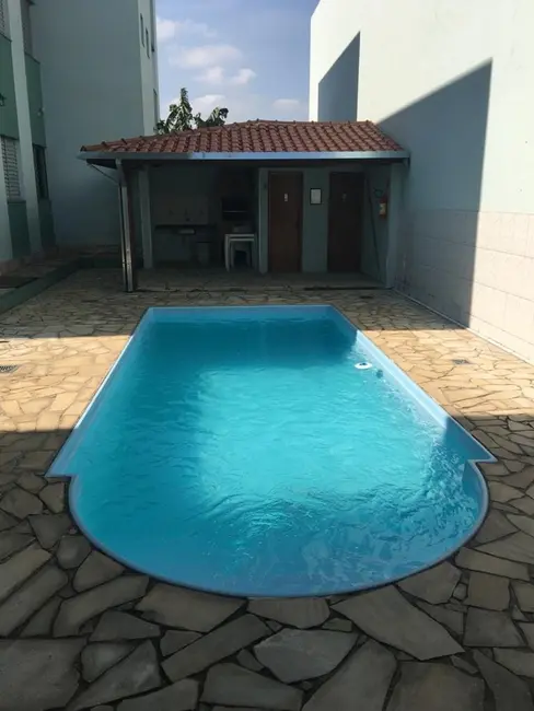 Foto 2 de Apartamento com 2 quartos à venda, 55m2 em São Benedito, Pindamonhangaba - SP