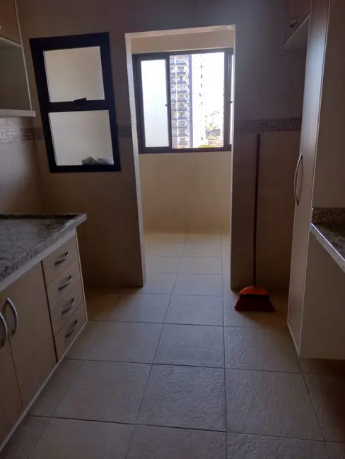 Foto 2 de Apartamento com 2 quartos à venda, 77m2 em Centro, Taubate - SP