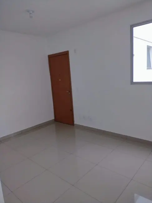 Foto 4 de Apartamento com 2 quartos à venda, 45m2 em Jardim Gurilândia, Taubate - SP