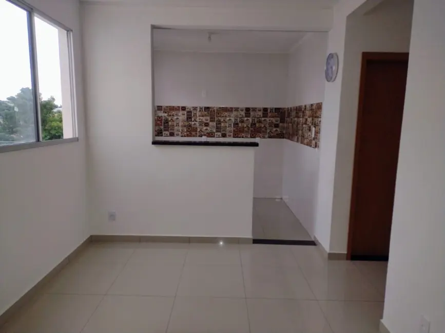 Foto 2 de Apartamento com 2 quartos à venda, 45m2 em Jardim Gurilândia, Taubate - SP