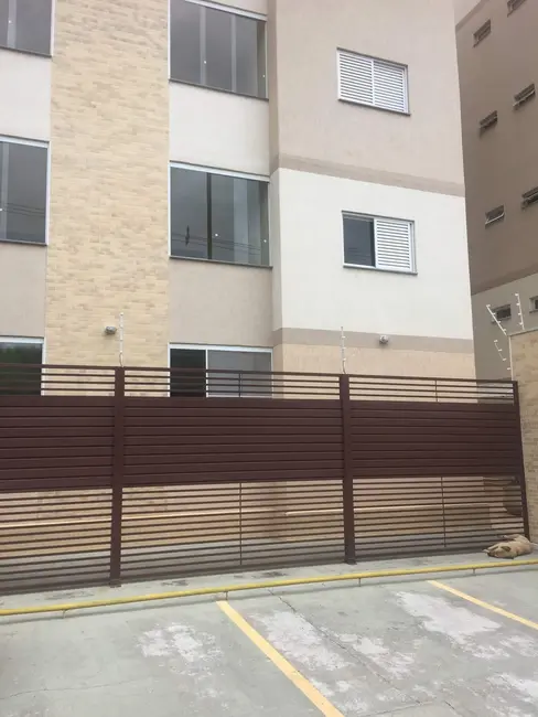 Foto 2 de Apartamento com 2 quartos à venda, 68m2 em Pindamonhangaba - SP