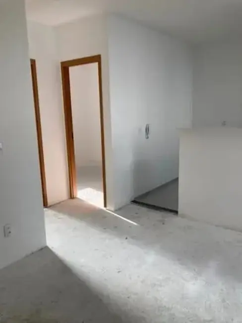Foto 5 de Apartamento com 2 quartos à venda, 42m2 em Jardim das Bandeiras, Taubate - SP
