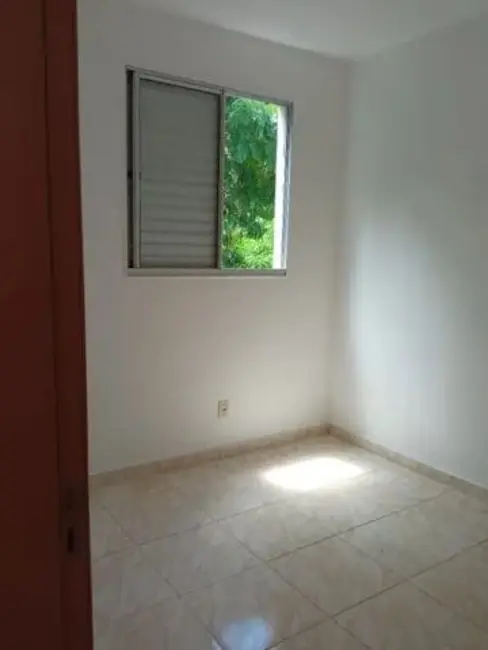 Foto 2 de Apartamento com 2 quartos à venda, 44m2 em Jardim Gurilândia, Taubate - SP