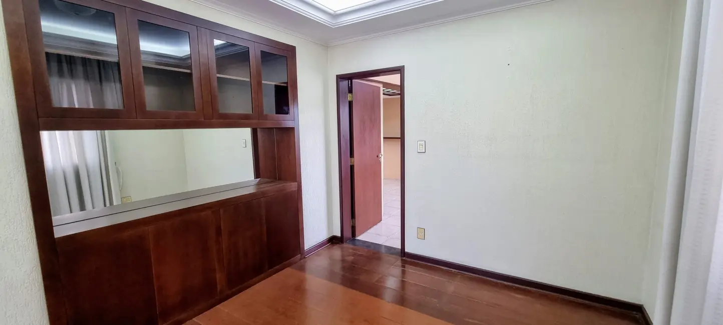Foto 6 de Apartamento com 4 quartos à venda, 225m2 em Centro, Guaratingueta - SP