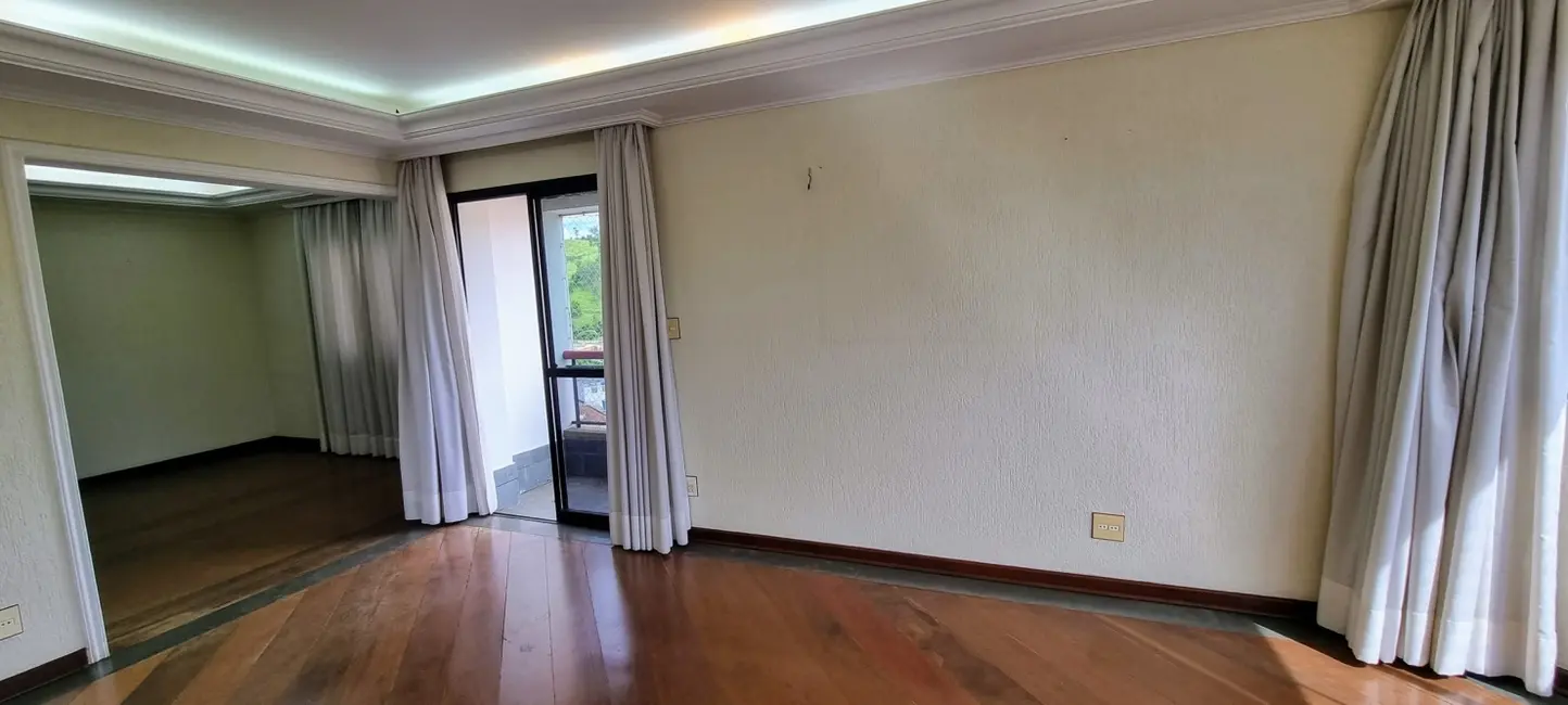 Foto 3 de Apartamento com 4 quartos à venda, 225m2 em Centro, Guaratingueta - SP