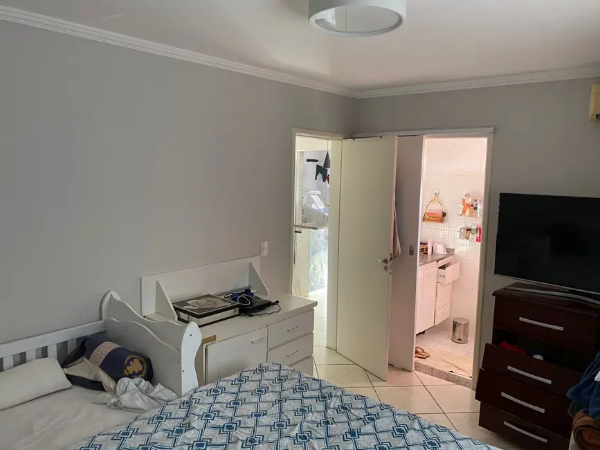 Foto 2 de Apartamento com 2 quartos à venda, 68m2 em Centro, Pindamonhangaba - SP