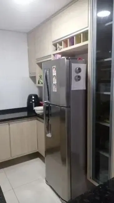 Foto 2 de Apartamento com 2 quartos à venda, 55m2 em Residencial Sítio Santo Antônio, Taubate - SP