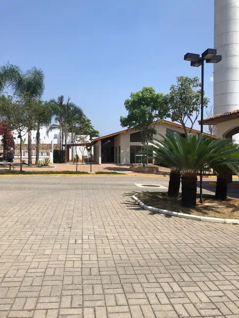 Foto 1 de Apartamento com 2 quartos à venda, 52m2 em Pindamonhangaba - SP