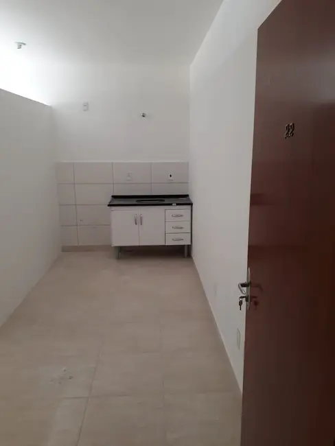 Foto 4 de Kitnet com 1 quarto para alugar, 35m2 em Centro, Pindamonhangaba - SP