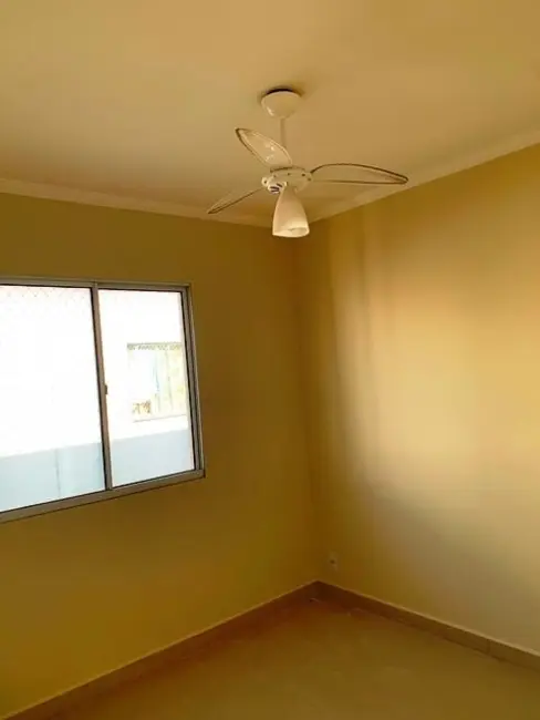 Foto 2 de Apartamento com 2 quartos à venda, 44m2 em Pindamonhangaba - SP