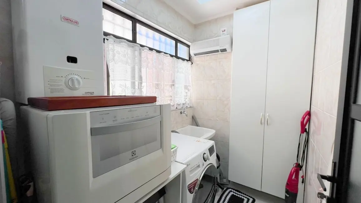 Foto 5 de Apartamento com 3 quartos à venda, 89m2 em Campos Do Jordao - SP