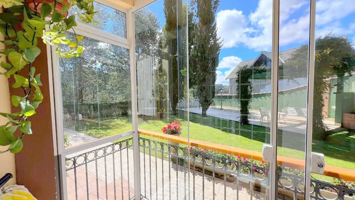 Foto 3 de Apartamento com 3 quartos à venda, 89m2 em Campos Do Jordao - SP