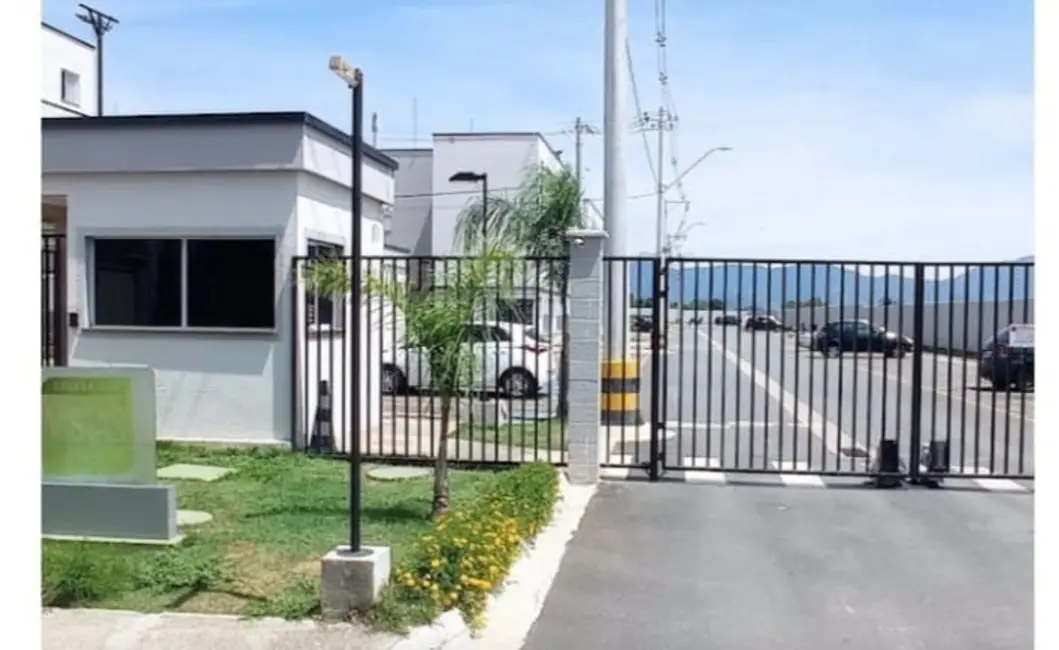 Foto 2 de Apartamento com 2 quartos à venda, 42m2 em Pindamonhangaba - SP