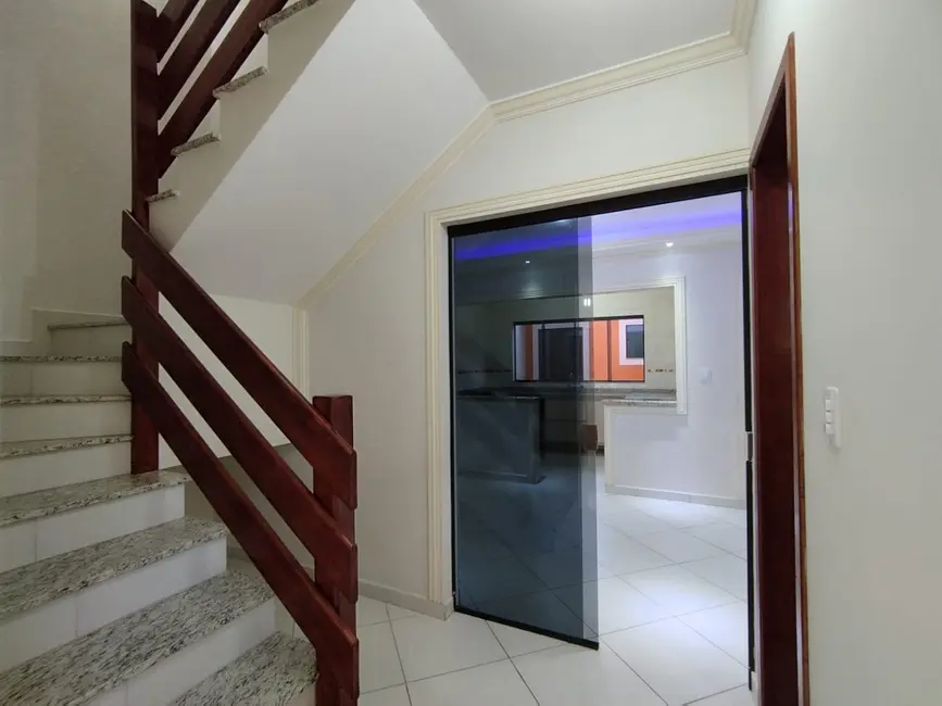 Foto 3 de Sobrado com 3 quartos à venda, 215m2 em Alto do Cardoso, Pindamonhangaba - SP