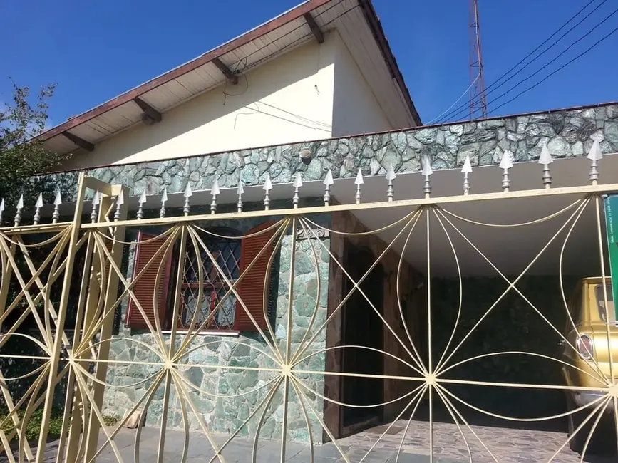 Foto 1 de Casa com 3 quartos à venda, 280m2 em Pindamonhangaba - SP