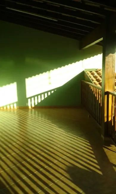 Casa com 3 quartos à venda, 250m2 em Pindamonhangaba - SP - imagem 5 Foto 5 de Casa com 3 quartos à venda, 250m2 em Pindamonhangaba - SP