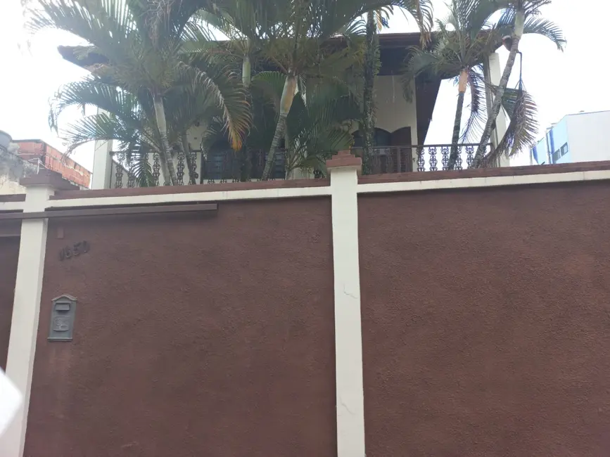 Sobrado com 3 quartos à venda, 167m2 em Aparecida - SP - imagem 5 Foto 5 de Sobrado com 3 quartos à venda, 167m2 em Aparecida - SP