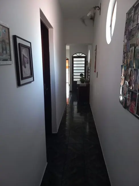 Sobrado com 3 quartos à venda, 167m2 em Aparecida - SP - imagem 7 Foto 7 de Sobrado com 3 quartos à venda, 167m2 em Aparecida - SP