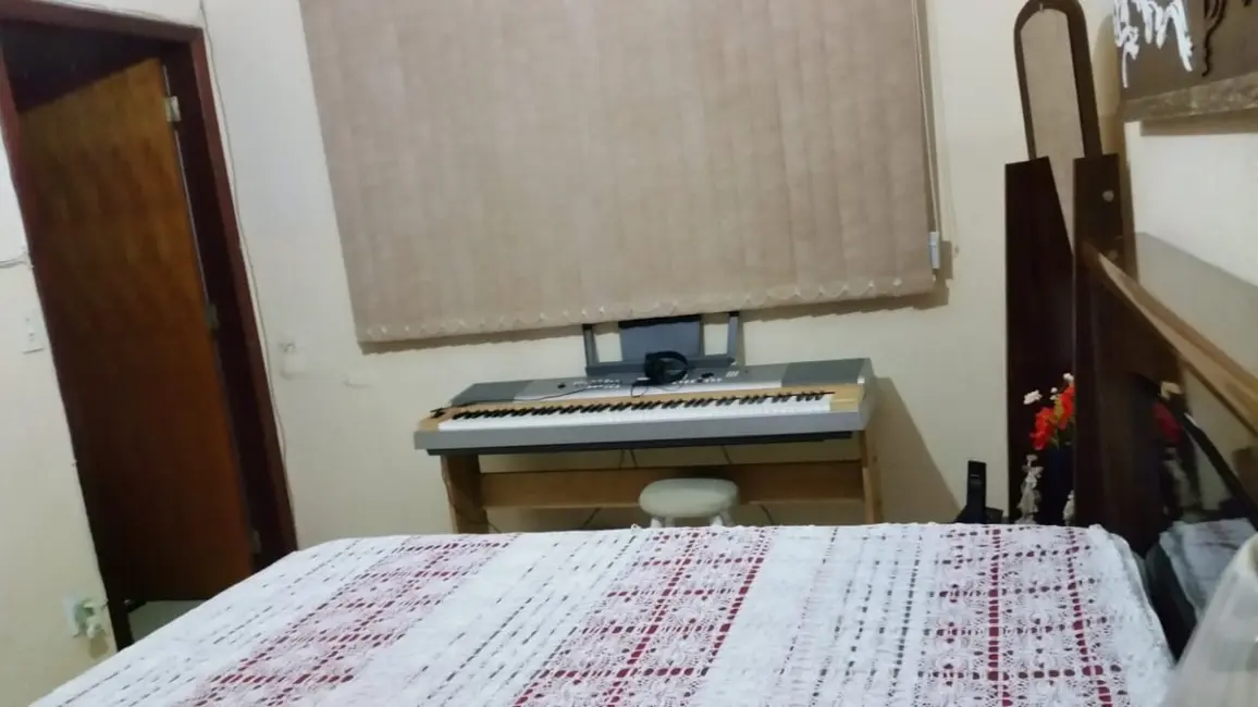 Foto 9 de Casa com 2 quartos à venda, 150m2 em Pindamonhangaba - SP