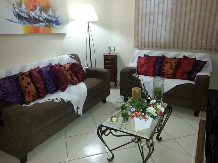 Foto 2 de Casa com 2 quartos à venda, 150m2 em Pindamonhangaba - SP