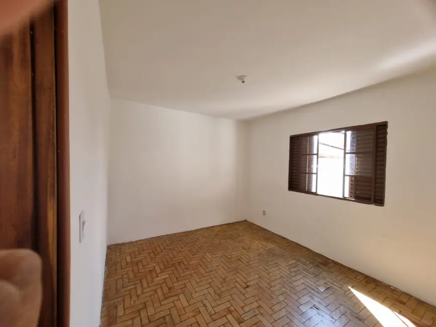 Foto 8 de Casa com 2 quartos à venda, 70m2 em Parque São Domingos, Pindamonhangaba - SP