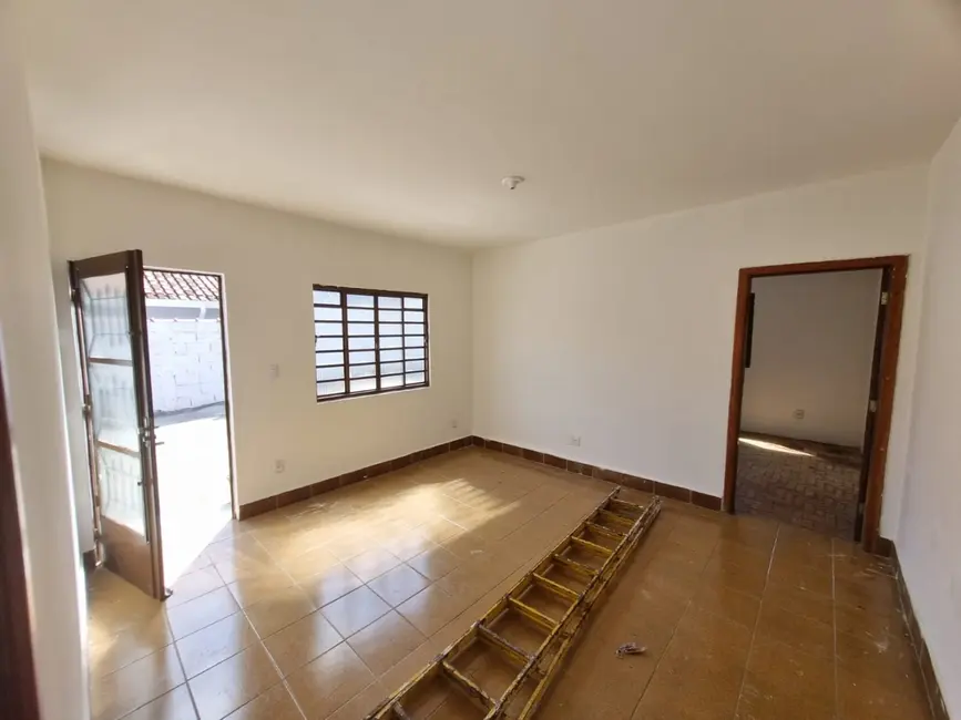 Foto 4 de Casa com 2 quartos à venda, 70m2 em Parque São Domingos, Pindamonhangaba - SP