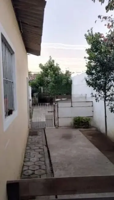 Foto 6 de Casa com 2 quartos à venda, 195m2 em Parque São Domingos, Pindamonhangaba - SP