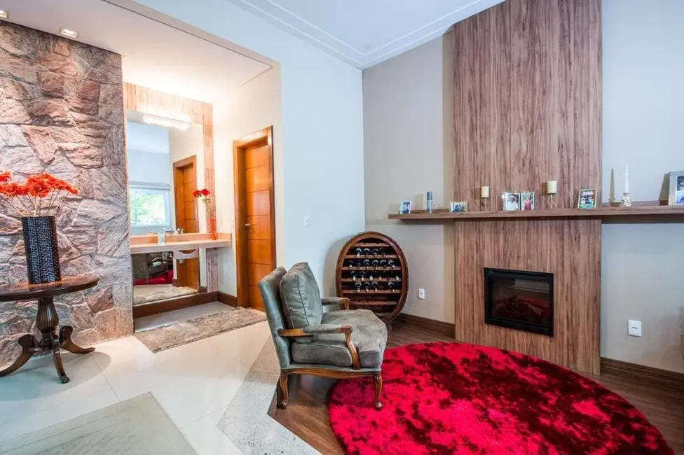 Foto 4 de Sobrado com 4 quartos à venda, 300m2 em Tremembe - SP