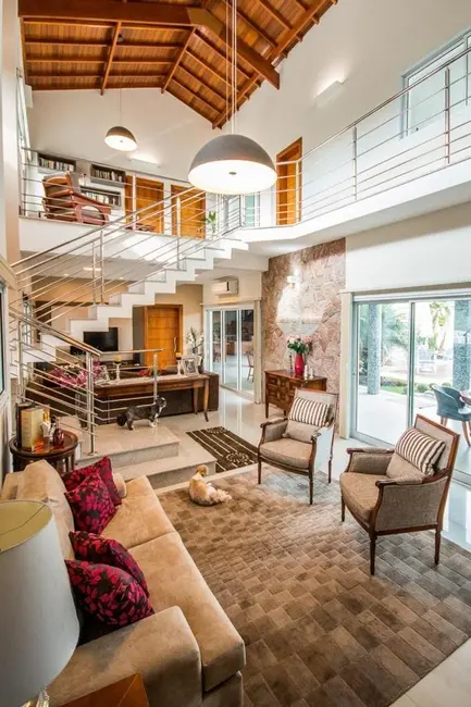 Foto 3 de Sobrado com 4 quartos à venda, 300m2 em Tremembe - SP