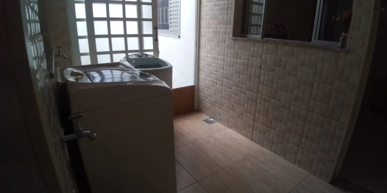 Foto 8 de Casa com 2 quartos à venda, 176m2 em Campinho, Guaratingueta - SP