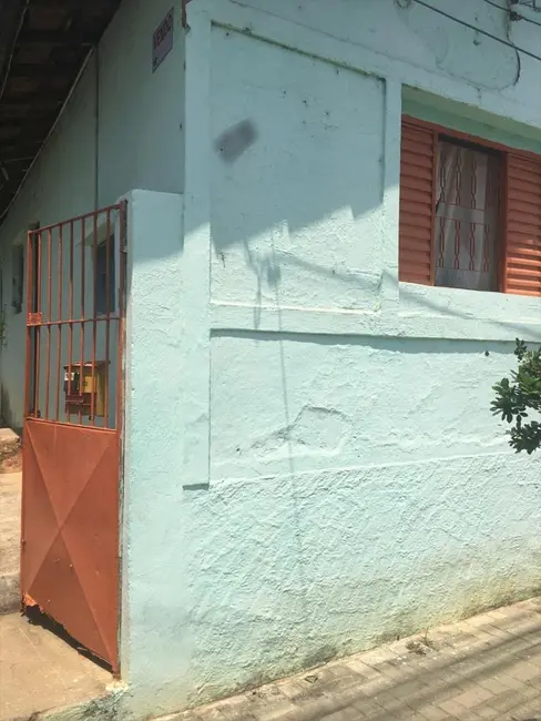Casa à venda, 300m2 em Aparecida - SP - imagem 1 Foto 1 de Casa à venda, 300m2 em Aparecida - SP