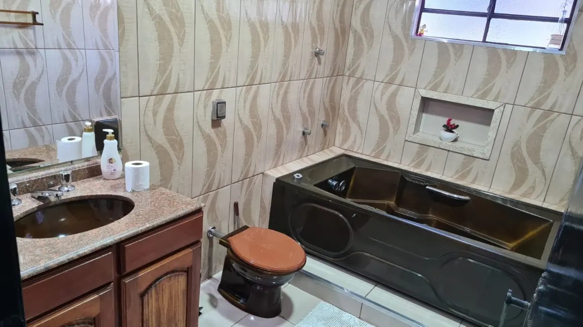 Foto 3 de Casa com 3 quartos à venda, 250m2 em Conjunto Habitacional Terra dos Ipês I (Norte), Pindamonhangaba - SP