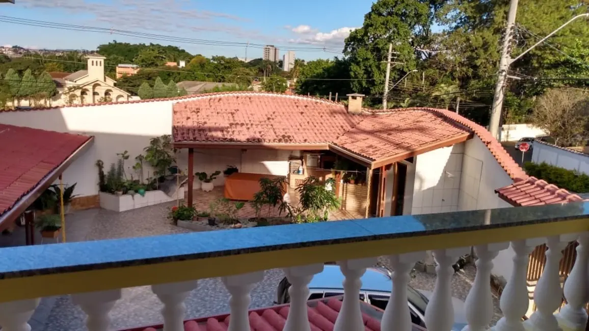 Foto 8 de Sobrado com 4 quartos à venda, 250m2 em Vila São José, Taubate - SP