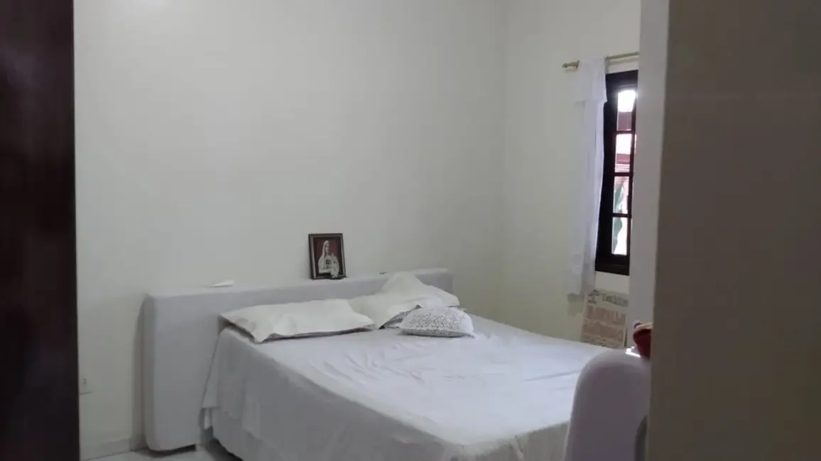 Foto 6 de Sobrado com 4 quartos à venda, 250m2 em Vila São José, Taubate - SP