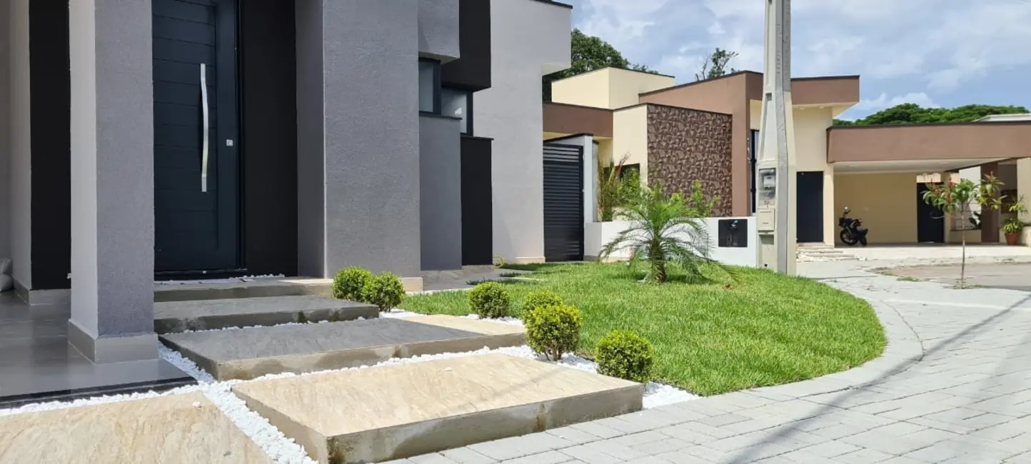 Foto 1 de Casa de Condomínio com 3 quartos à venda, 172m2 em Tremembe - SP