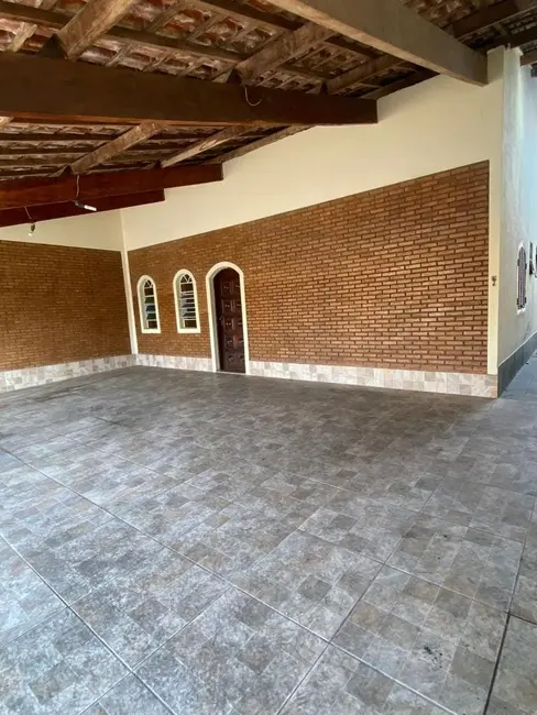 Foto 1 de Casa com 4 quartos à venda, 183m2 em Jardim das Bandeiras, Taubate - SP
