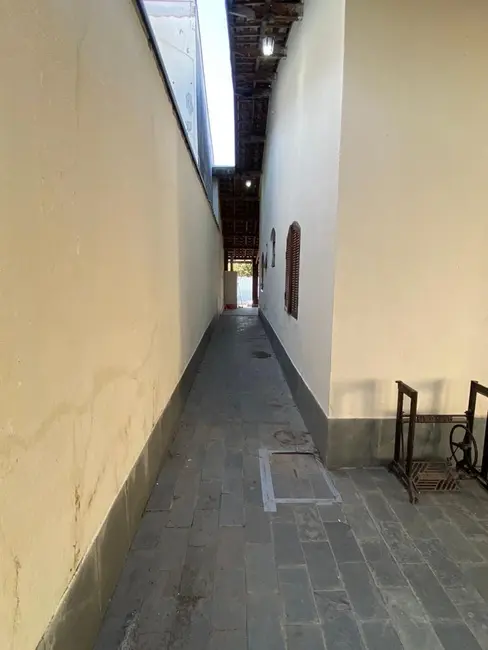 Foto 3 de Casa com 4 quartos à venda, 183m2 em Jardim das Bandeiras, Taubate - SP